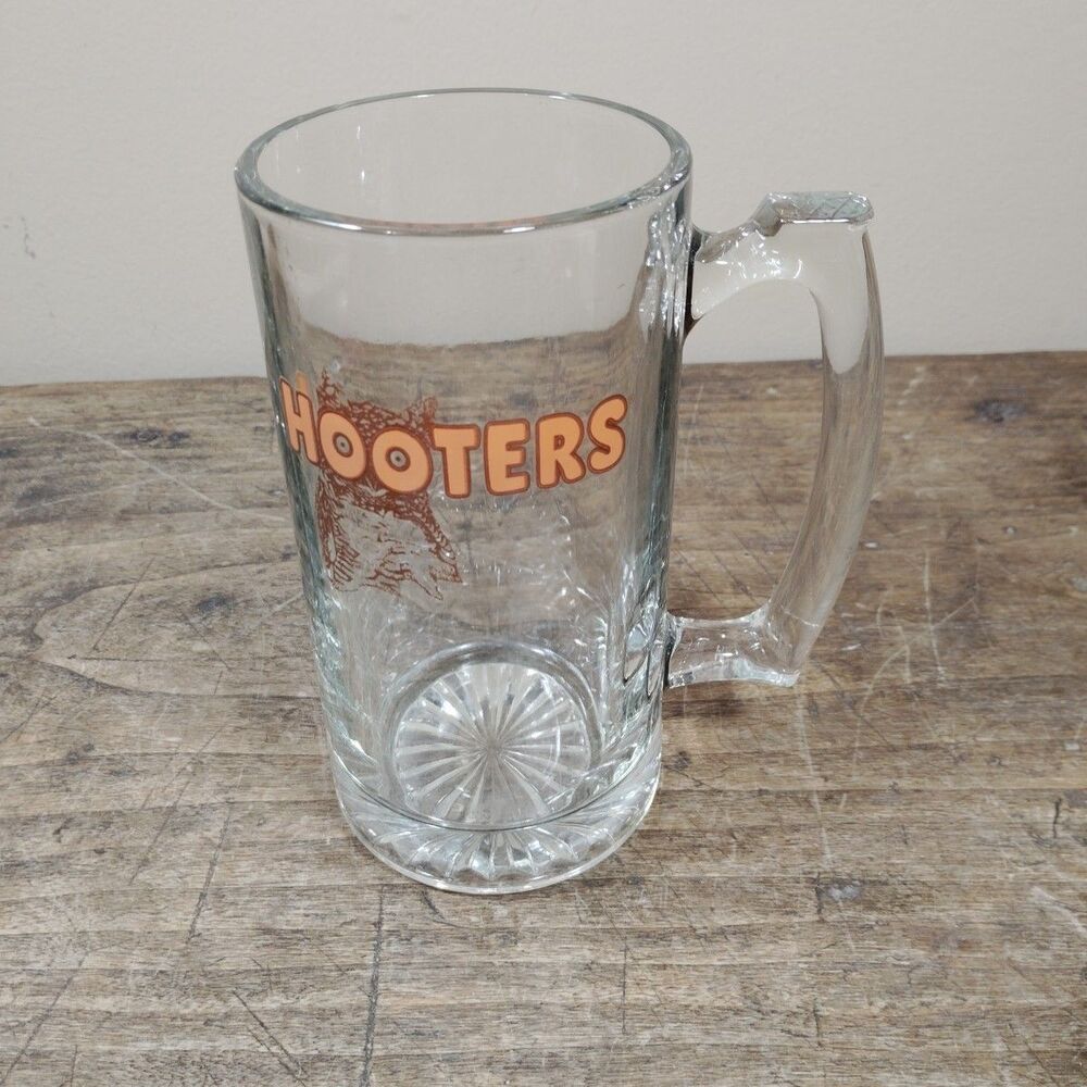Vintage 1990's Hooters Restaurant Heavy Duty 24 oz Glass Beer Mug Stein Owl Logo
